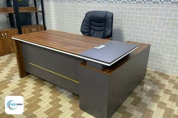 Thu mua bàn giám đốc cũ tại Hà Nội 1