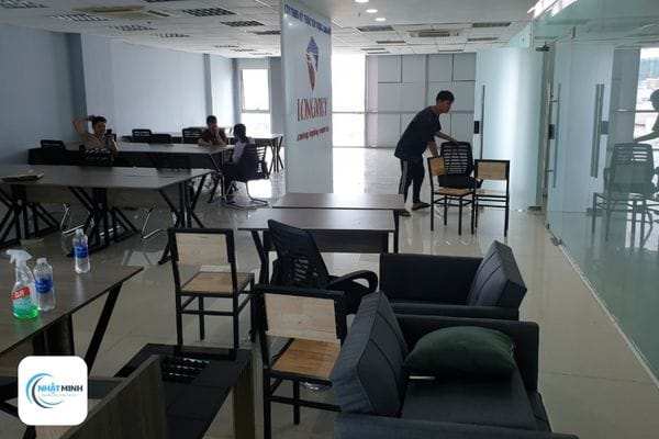 Thu mua bàn làm việc hiện đại 1